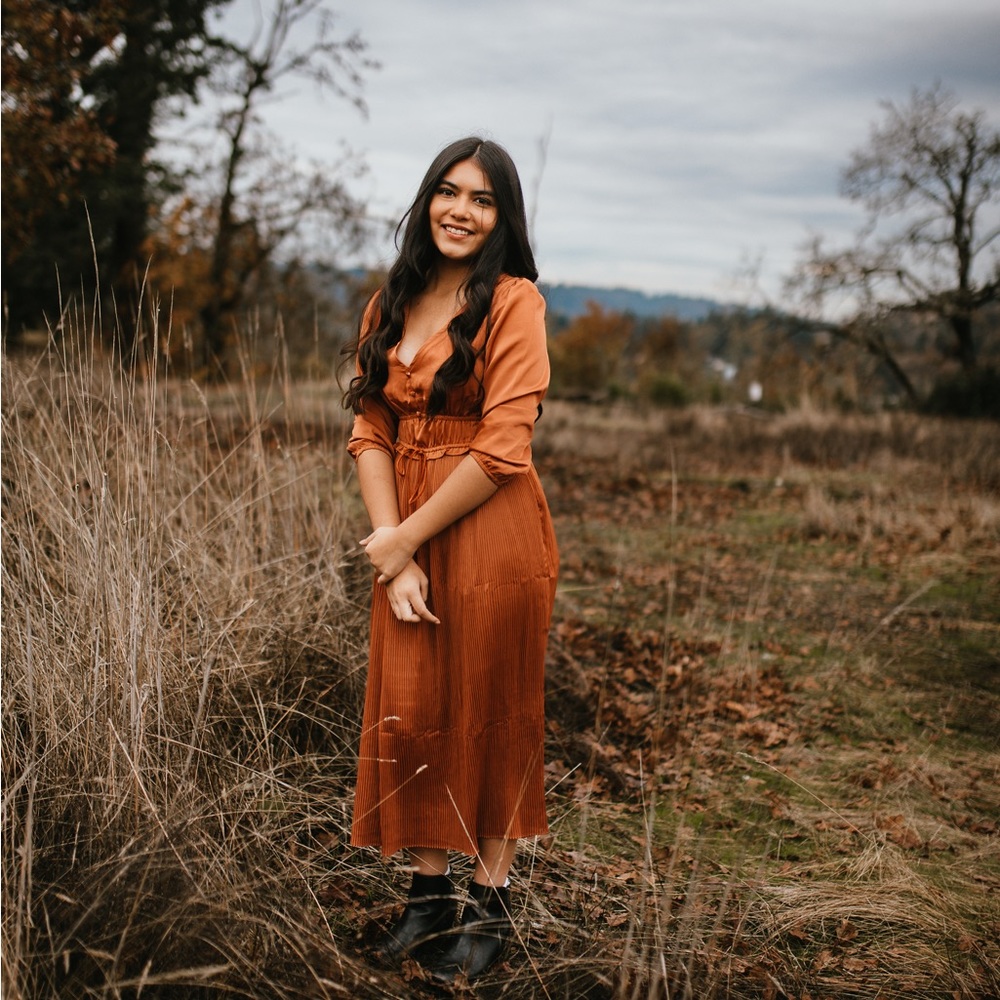 Beautiful satin dress, worn once!